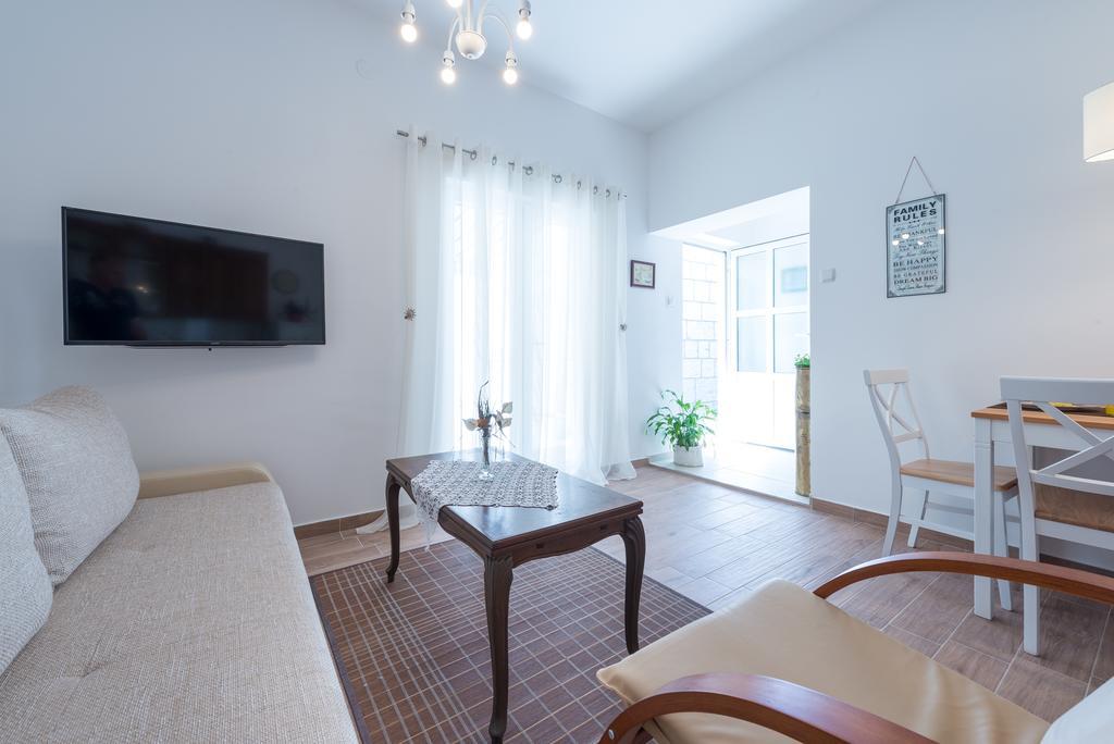 Apartment K&l *